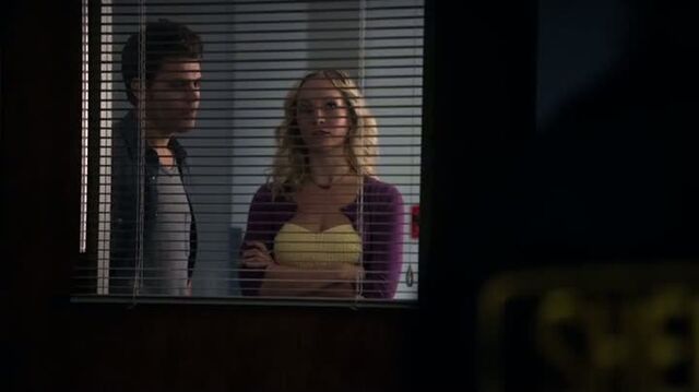 File:6X07-107-StefanCaroline.jpg