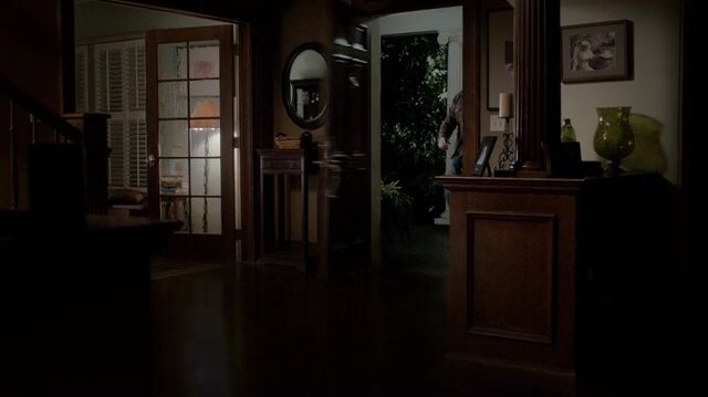 File:TVD4x12-Gilbert House 21.jpg