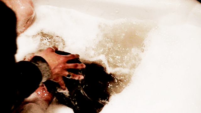 File:Enzo drowning Elena 5X20.png