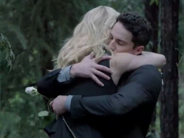 File:Caroline-and-tyler-bonnies-funeral.jpg