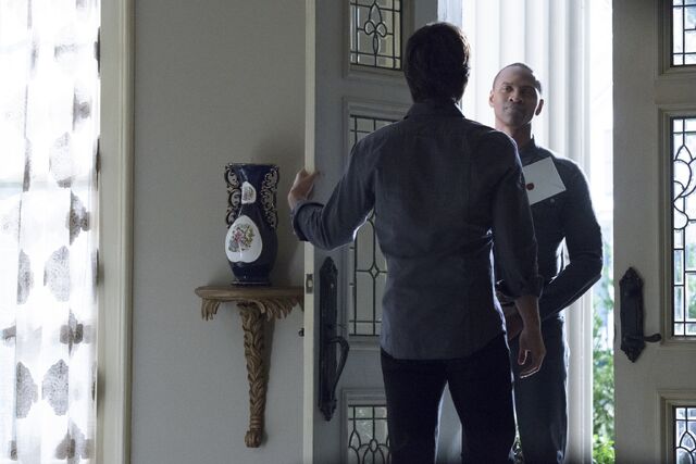 File:TVD706 Damon Beau.jpg