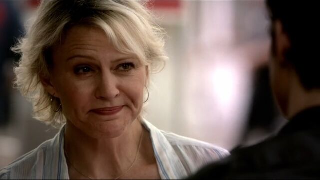 File:Liz TVD 5x01.jpg