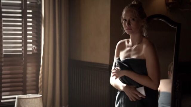 File:Caroline 9 TVD 5x02.jpg