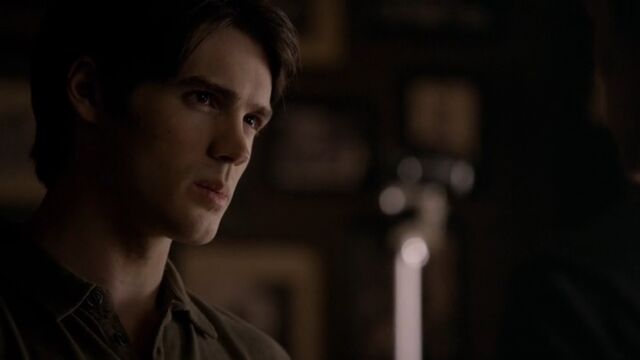 File:Jeremy 7 TVD 5x04.jpg