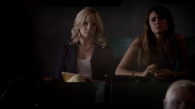 File:Elena and Caroline 8 TVD 5x02.jpg