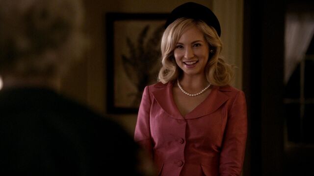 File:Tvd0218-0646Care-Liz.jpg