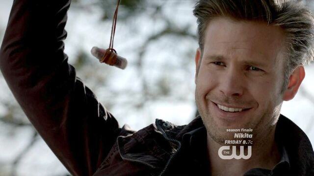 File:RiccuresavesDamon4x23.jpg