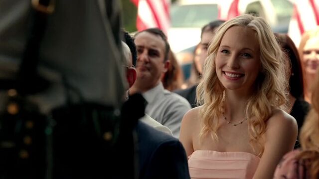 File:7X01-65-Caroline.jpg