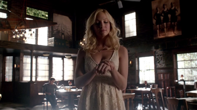 File:6X18-73-Caroline.png