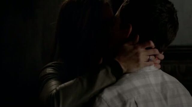 File:6X05-113-ElenaLiam.jpg