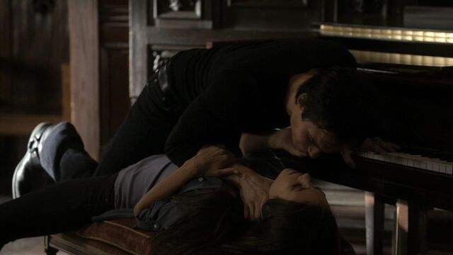 File:216VampireDiaries0419.jpg
