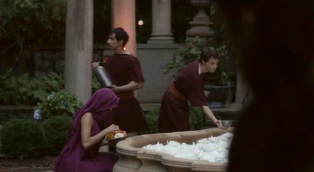 File:Amara as Qetsiyah's handmaiden.png