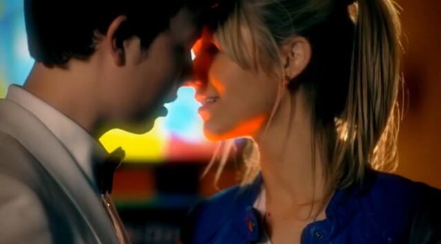 File:BrianandJennyalmostkiss.jpg