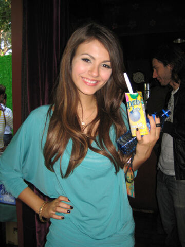 File:Tumblr lnia3bwJLK1qkbt06o1 400.jpg