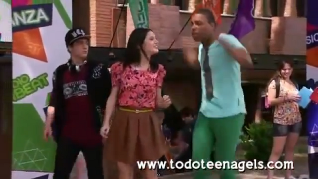 Archivo:Violetta 2x5.png