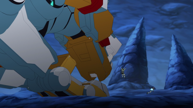 File:S2E09.127. Yellow crouched to let Hunk and Keith out.png