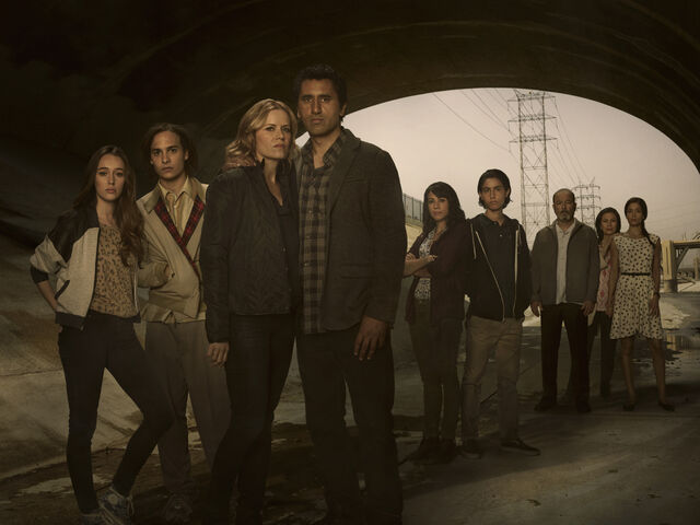 File:Fear-the-Walking-Dead-Main-Cast-photo.jpg