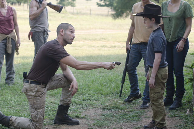 File:Episode-7-shane-carl.jpg