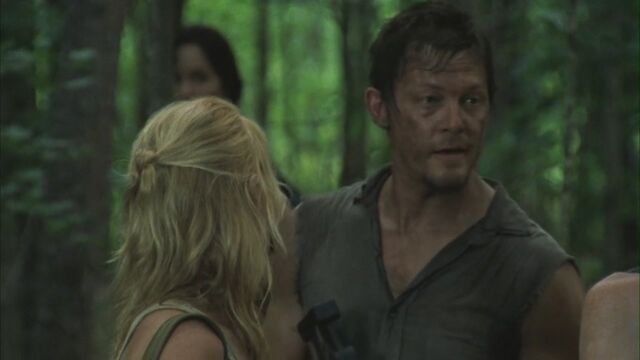 File:Andrea and Daryl 2x02.jpg