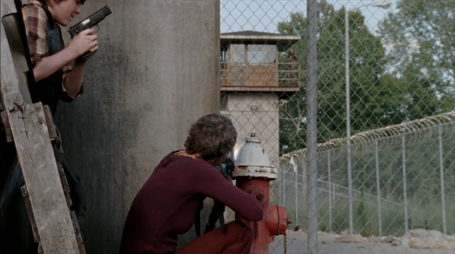 File:Carolwithgun2.png