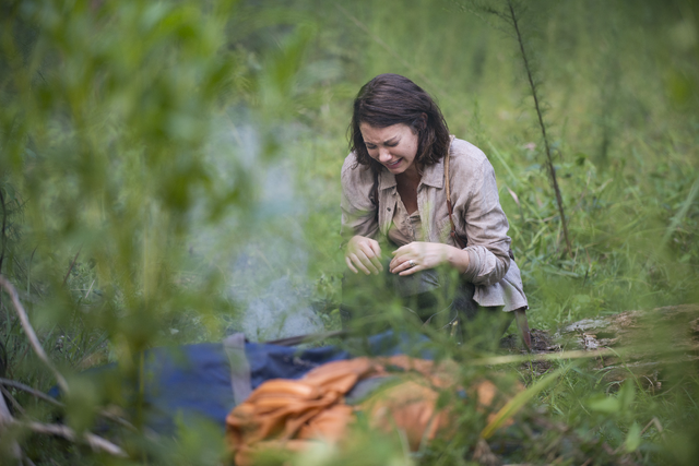 File:AMC 509 Maggie Grieving.png