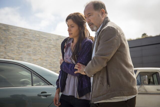 File:Fear-the-Walking-Dead-Ofelia and Daniel.jpg