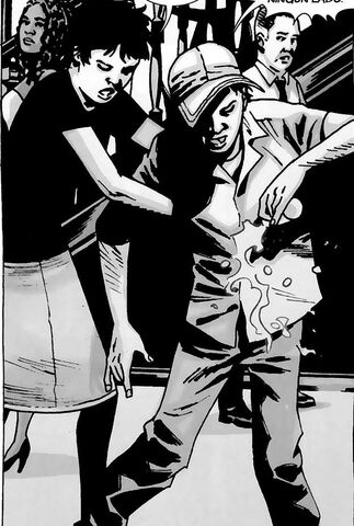 File:Glenn, maggie, michonne.jpg