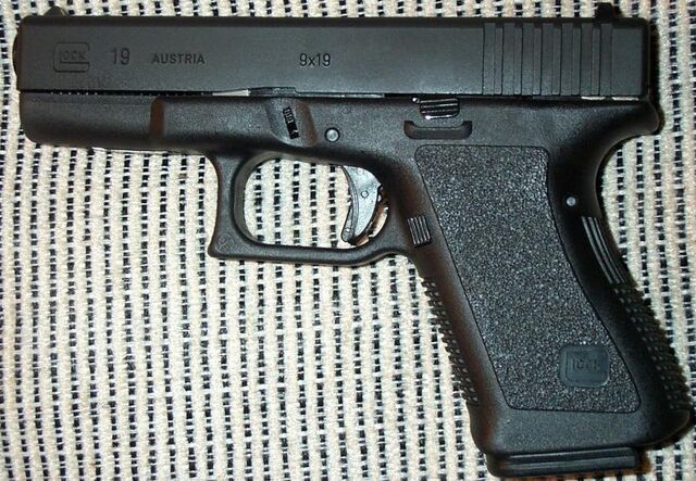 File:Glock 19.jpg