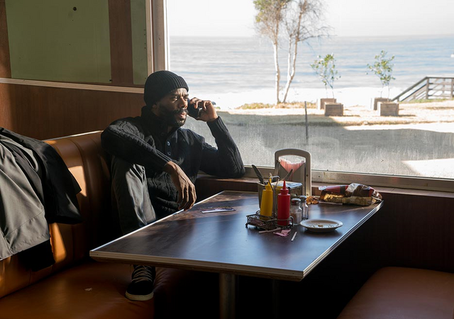 File:FTWD 202 Strand Café.png