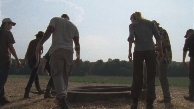 File:2x04-Cherokee-Rose-the-walking-dead-28027145-1280-720.jpg