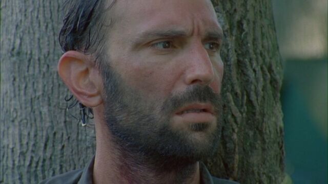 File:1x04-Vatos-the-walking-dead-20619778-900-506.jpg