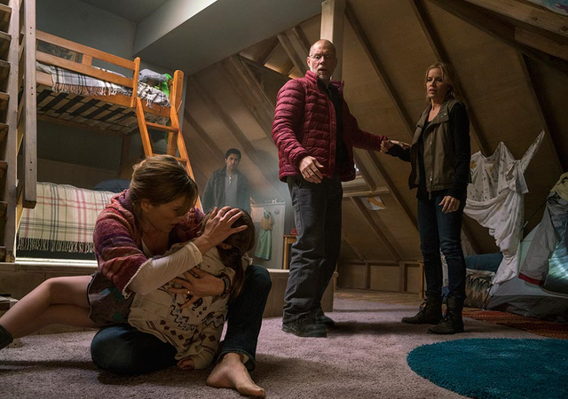 File:FTWD 202 Cradling Willa.png