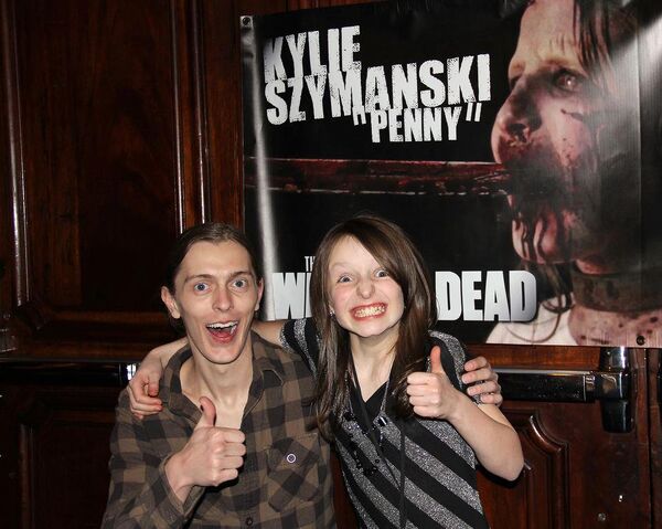 File:Kevi, kylie.jpg