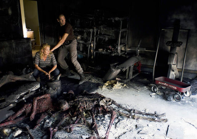 File:Episode-6-shane-andrea-garage.jpg