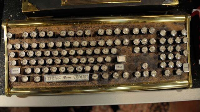 File:Arties keyboard.jpg