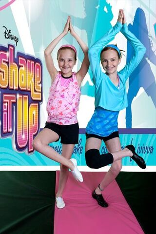 File:Shayna-and-mikayla.jpg