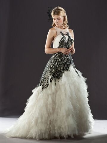 File:Fleur-Wedding-Dress-harry-potter-18917876-800-1067.jpeg