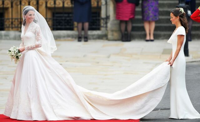 File:Img-kate-middleton-wedding-dress 075548914142.jpeg