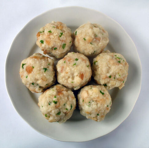Datei:Semmelknödel.jpg