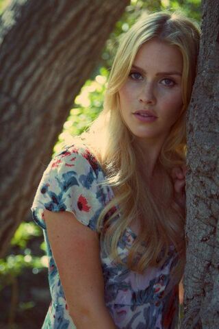File:Rosalie WB.jpg