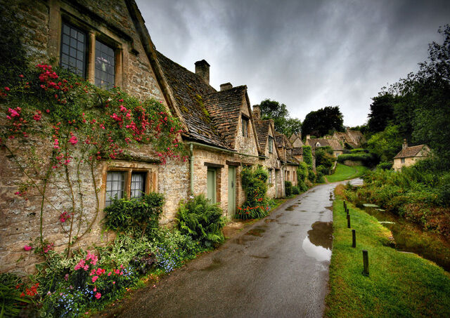 File:Bibury2.jpg