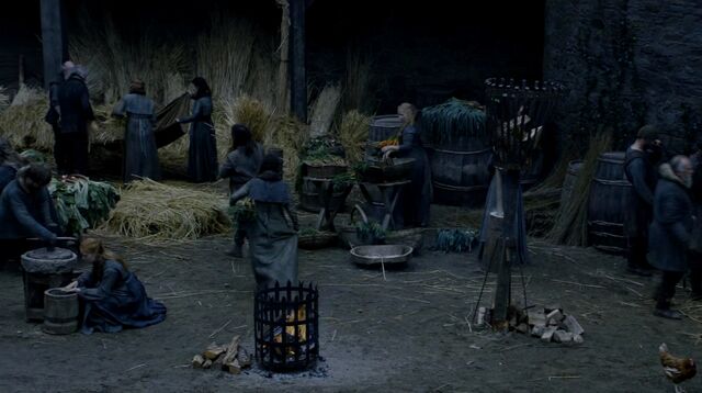 Plik:Winterfell dawniej.jpg