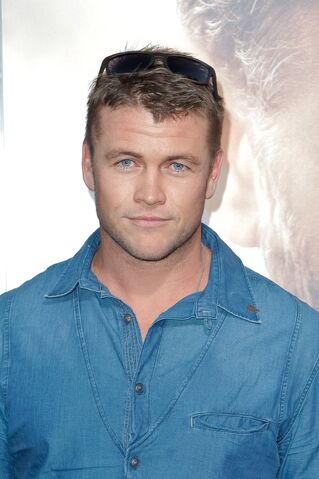 File:Luke Hemsworth.jpg