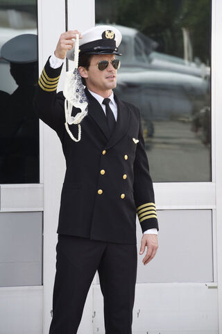 File:6x06-NealSuit2.jpg