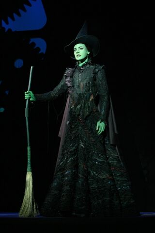File:Teal-wicks-as-elphaba-in-wicked.jpg