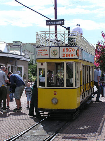 Plik:YellowTram.jpg