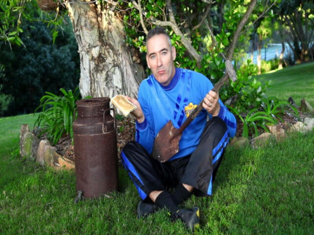 File:AnthonySingingPeanutButter.jpg