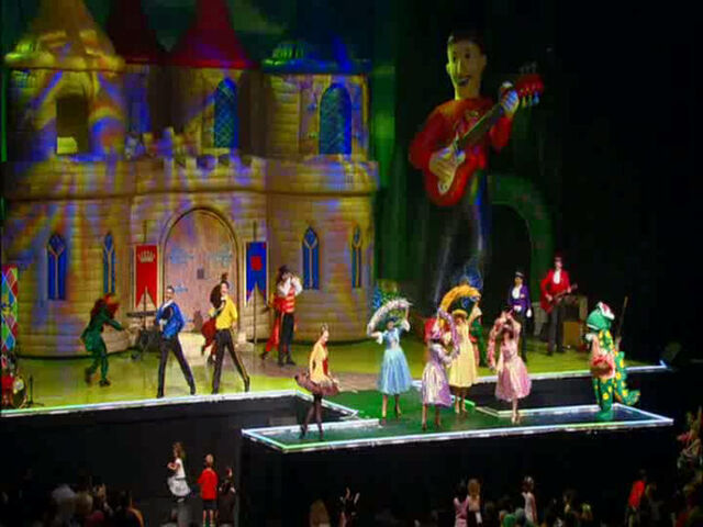 File:EnglishCountryGarden-Live.jpg