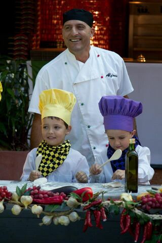 File:OliveOilIsMySecretIngredient-PromoPicture11.jpg