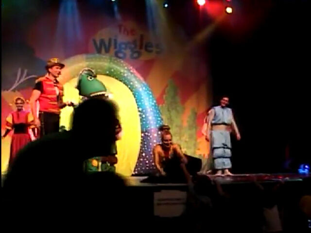 File:Ringo,Dorothy,EmmaandLachy.jpg